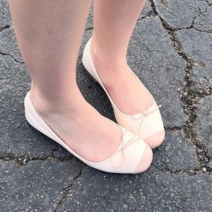 Zara flat shoes with bows for girl. Kids Size 35